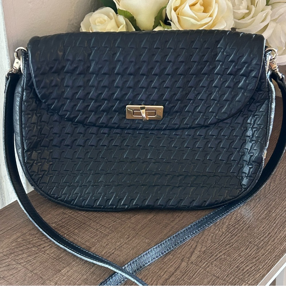 Berge Italian Black Woven Leather Shoulder Bag